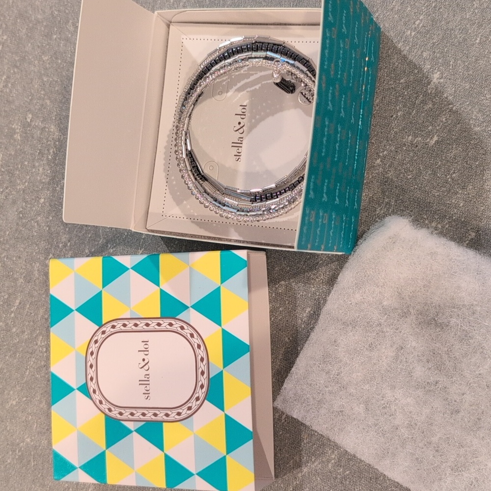 NWT Stella & Dot Celine Wrap Bracelet Silver OS - Picture 4 of 5